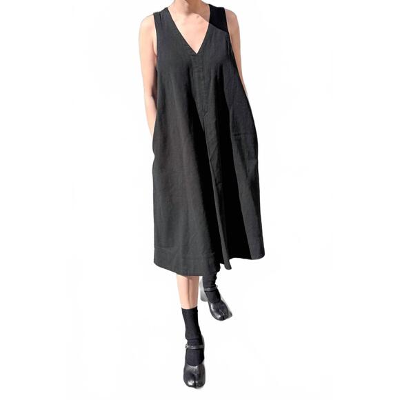 LE BON SHOPPE Dresses & Skirts - NEW LE BON SHOPPE camille dress in black